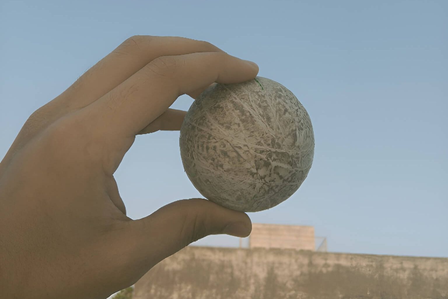 HOW TO SPIN A TAPE BALL IN CRICKET